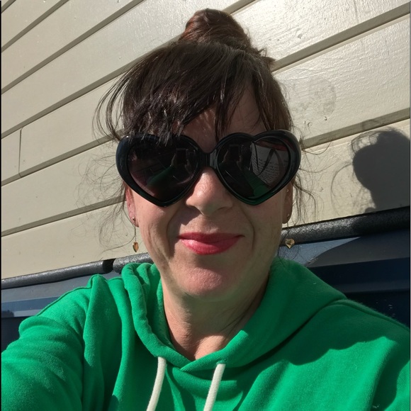 Meet your Posher, Paula - Picture 1 of 1